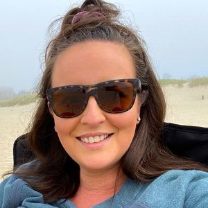 Meet your Posher, Adelae